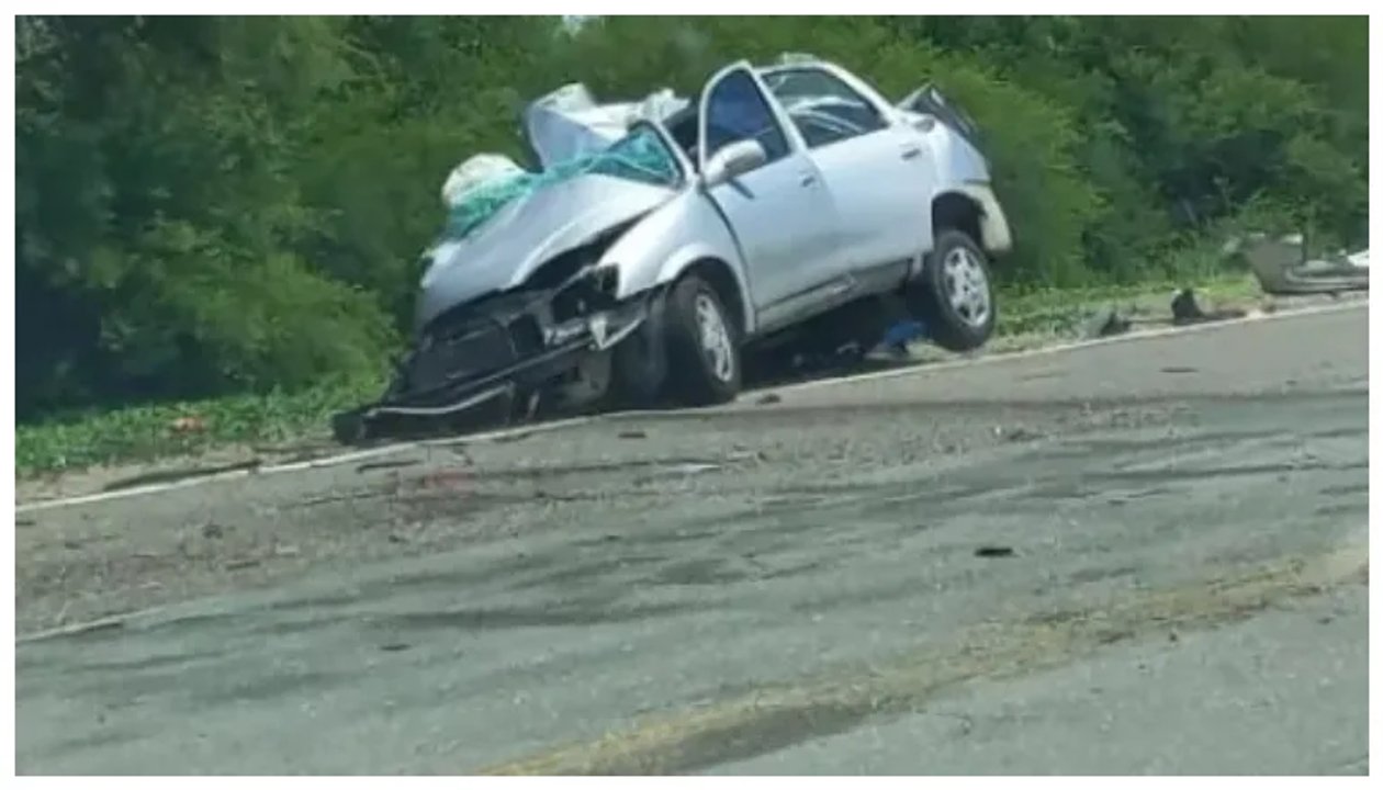 Patrullero y escena de accidente vial en ruta de Salta
