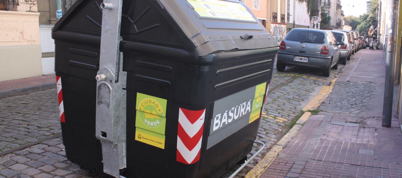 Camiones de basura detenidos por paro en la Ciudad de Buenos Aires