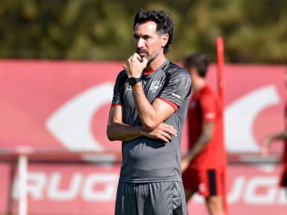 Eduardo Domínguez durante un partido de Estudiantes de La Plata