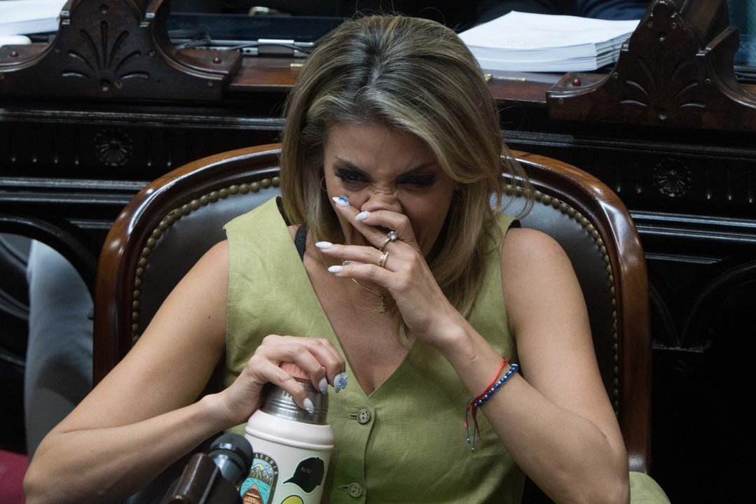 Diputados debaten la reforma laboral en una sesión tensa