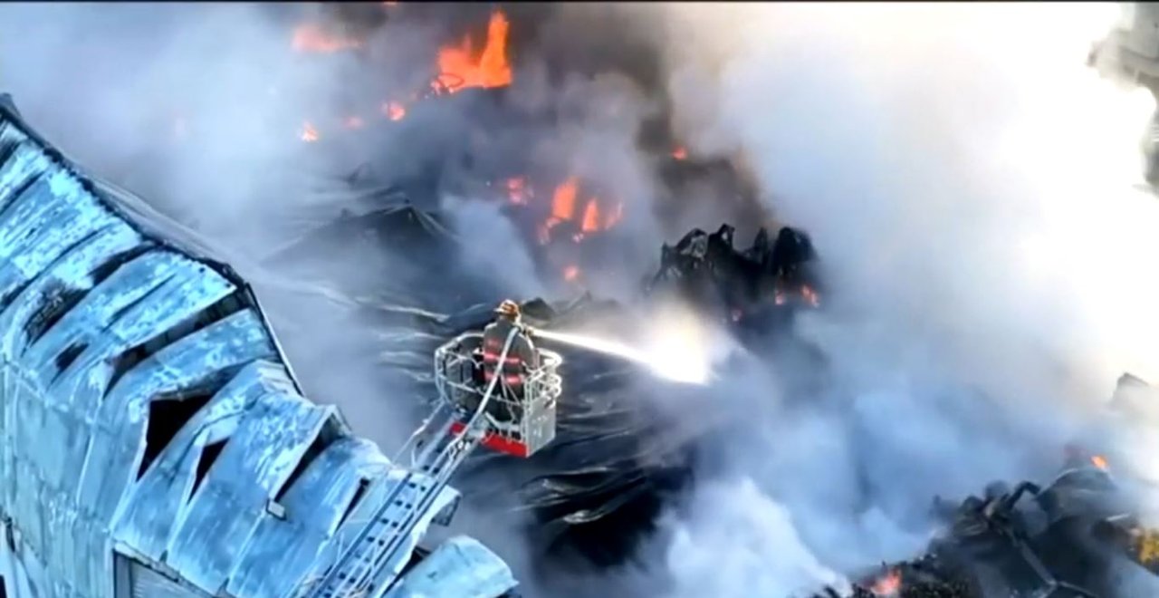 Incendio en depósito logístico de Norlog en Benavídez, partido de Tigre