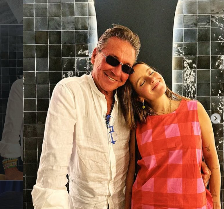 Ricardo Montaner junto a sus nietas en Buenos Aires