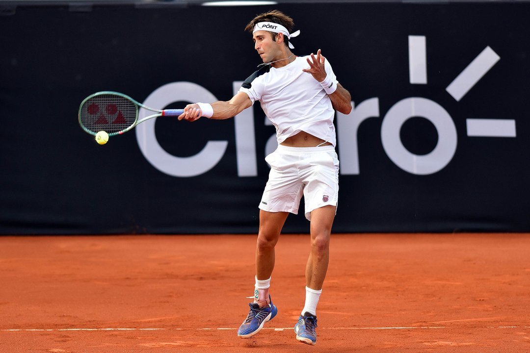 Tomás Etcheverry preparado para jugar en el ATP 500 de Río