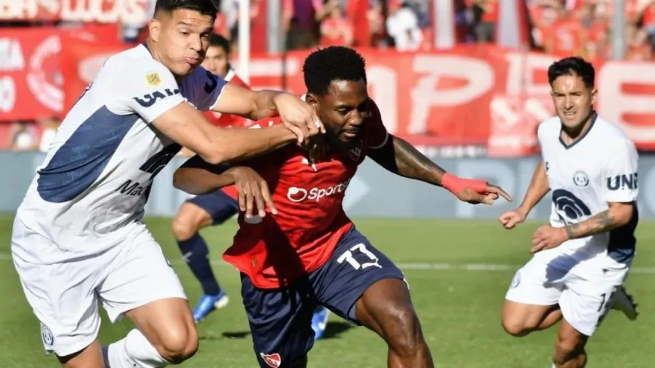 Independiente Rivadavia e Independiente se enfrentan por el Torneo Apertura