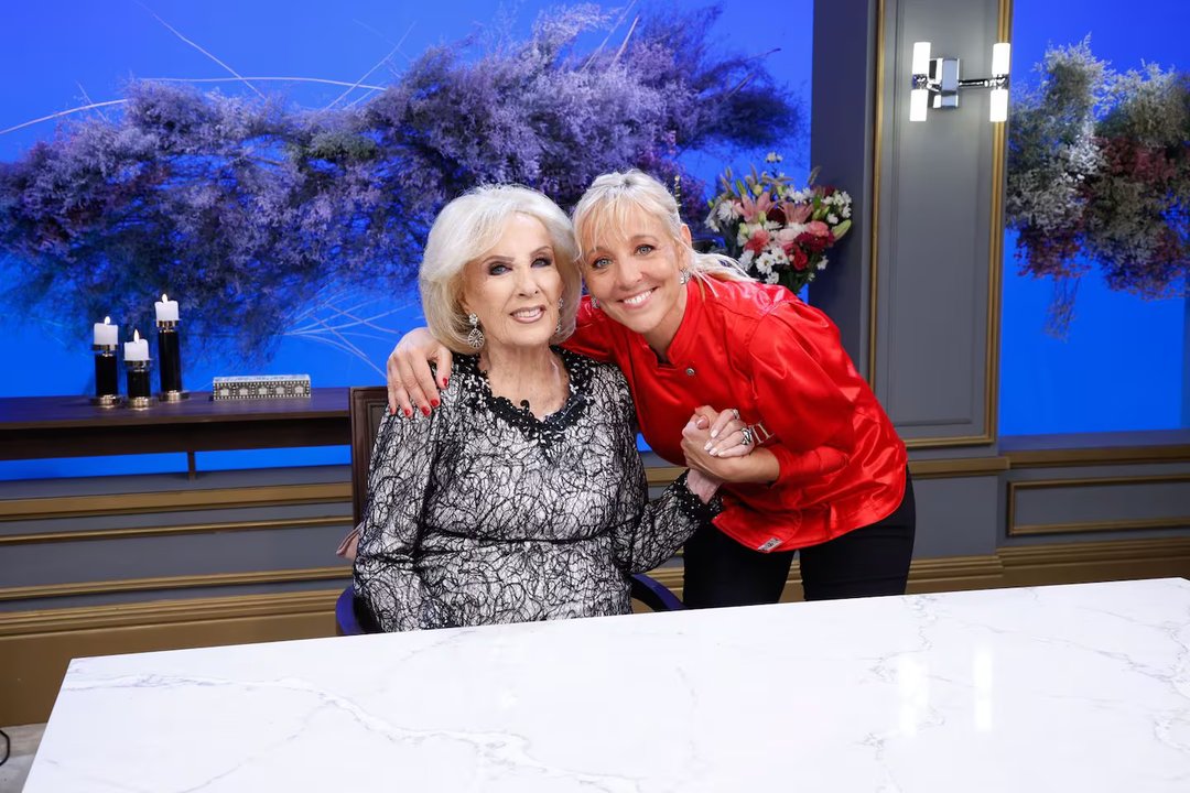 Jimena Monteverde y Mirtha Legrand en el programa La noche de Mirtha