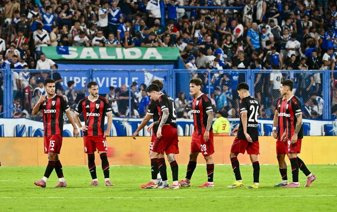 Vélez y River se enfrentan en el estadio José Amalfitani