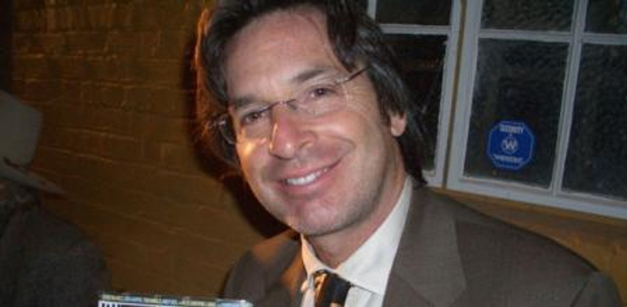 Robert Carradine junto al elenco de Lizzie McGuire