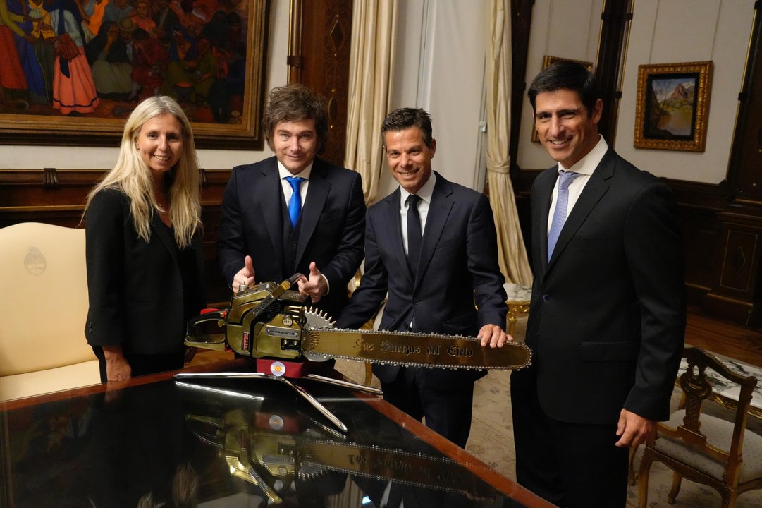 Javier Milei reunido con directivos de Visa en Casa Rosada