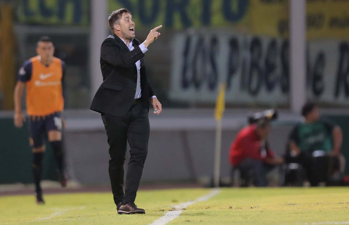 Eduardo Coudet durante su etapa como entrenador en el fútbol argentino
