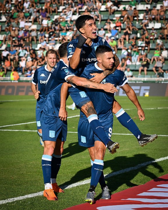 Racing e Independiente Rivadavia se enfrentan en el Cilindro de Avellaneda