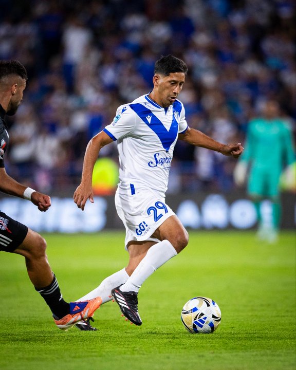 Vélez y Deportivo Riestra igualan sin goles en el Amalfitani