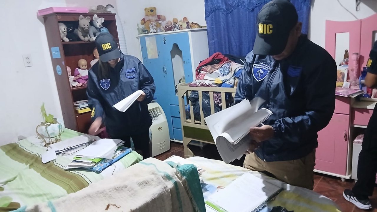 Operativo por falsificación de certificados docentes en Salta