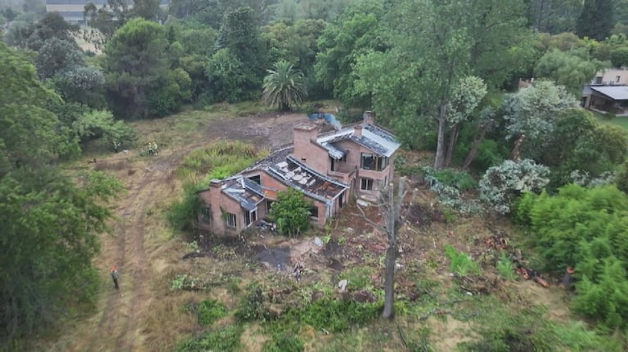 Terreno baldío y mansión en ruinas vinculados a causa AFA en Pilar
