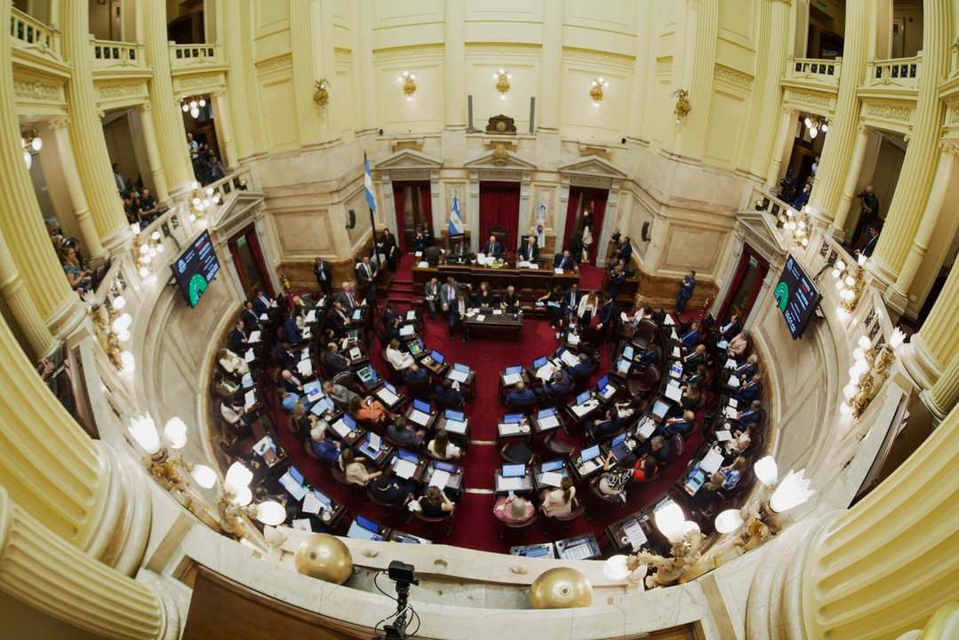 Sesión en el Senado por la reforma laboral y el régimen penal juvenil
