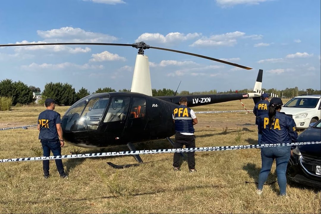 Helicóptero de la Policía Federal Argentina en operación