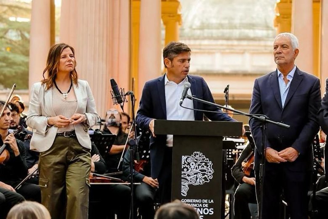 Axel Kicillof en el acto por la restauración del Anfiteatro Martín Fierro en La Plata