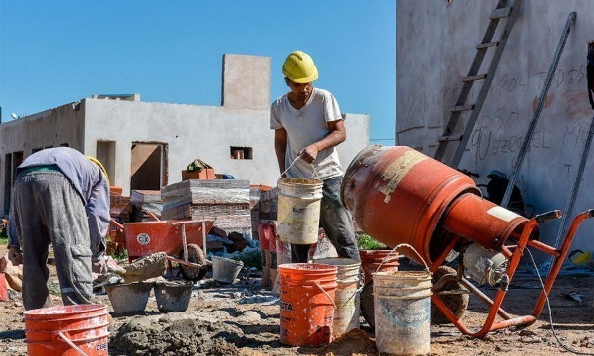 Obra en construcción con actividad reducida en Argentina
