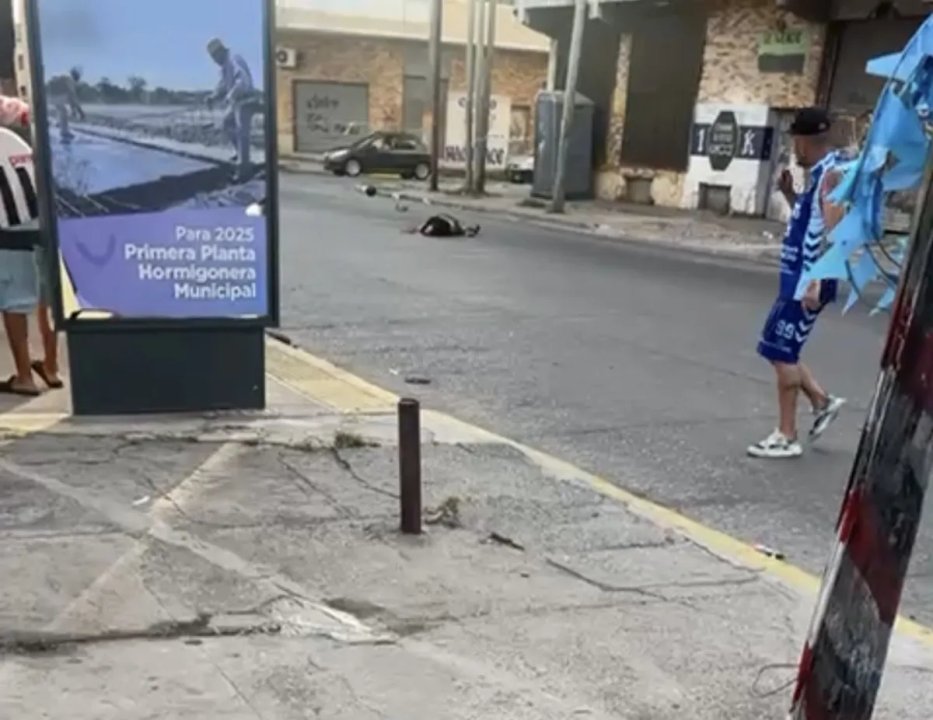 Operativo policial en la zona del siniestro vial en Quilmes Oeste
