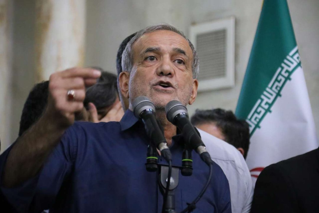 El presidente de Irán Masoud Pezeshkian durante un mensaje televisado