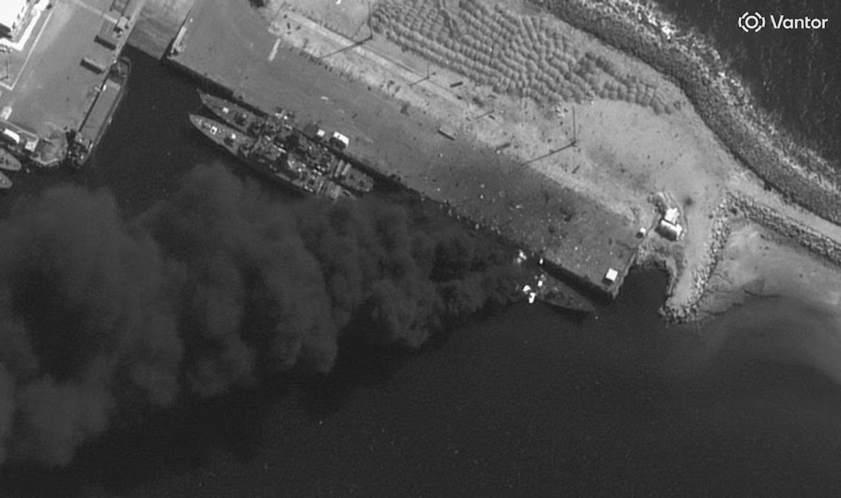 Buque de guerra en el Golfo de Omán bajo tensión entre Estados Unidos e Irán
