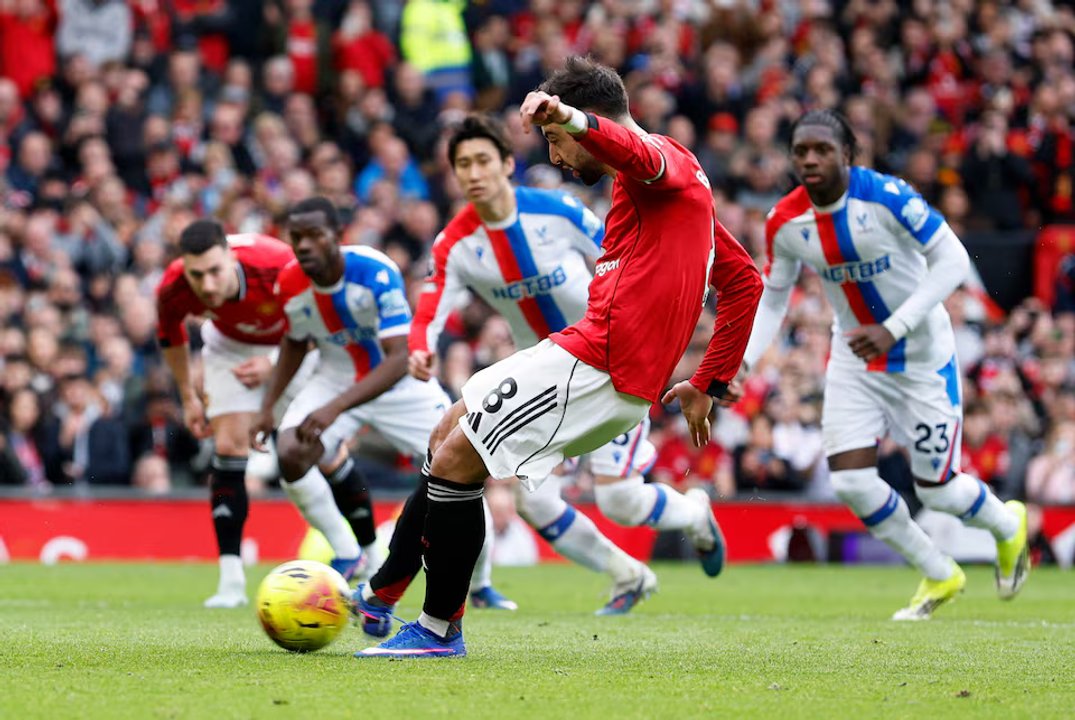 Bruno Fernandes celebra un gol con la camiseta del Manchester United