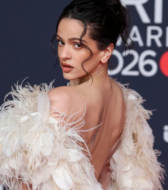 Rosalía celebra su premio en los Brit Awards