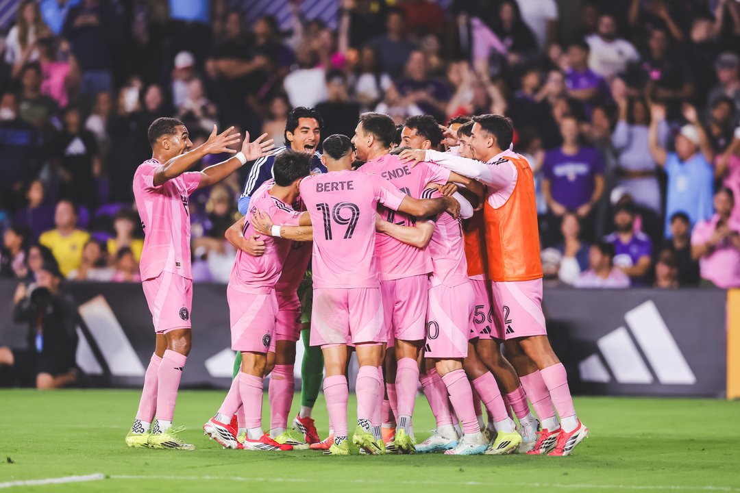 Lionel Messi celebra uno de sus goles ante Orlando City