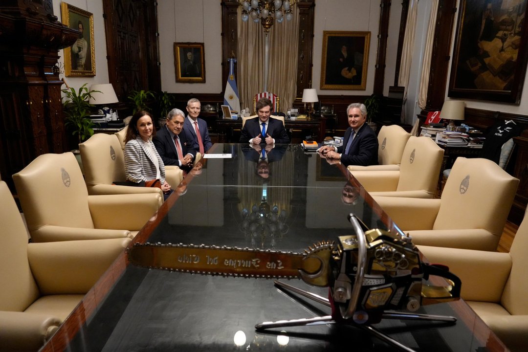 Javier Milei y el canciller de Nueva Zelanda Winston Peters en Casa Rosada
