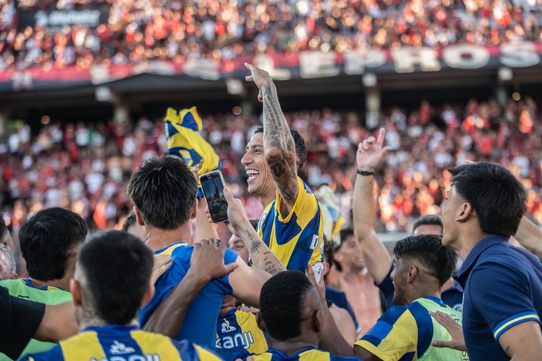 Rosario Central festeja un nuevo triunfo ante Newell´s en el clásico rosarino