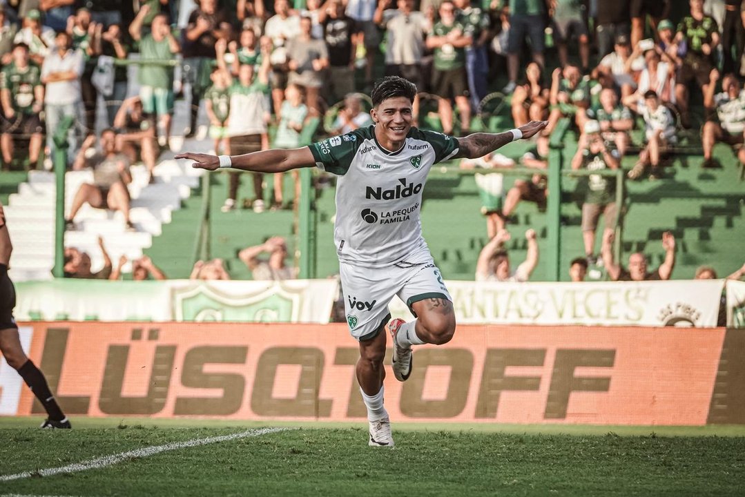 Sarmiento celebra su victoria ante Estudiantes de Río Cuarto en Junín