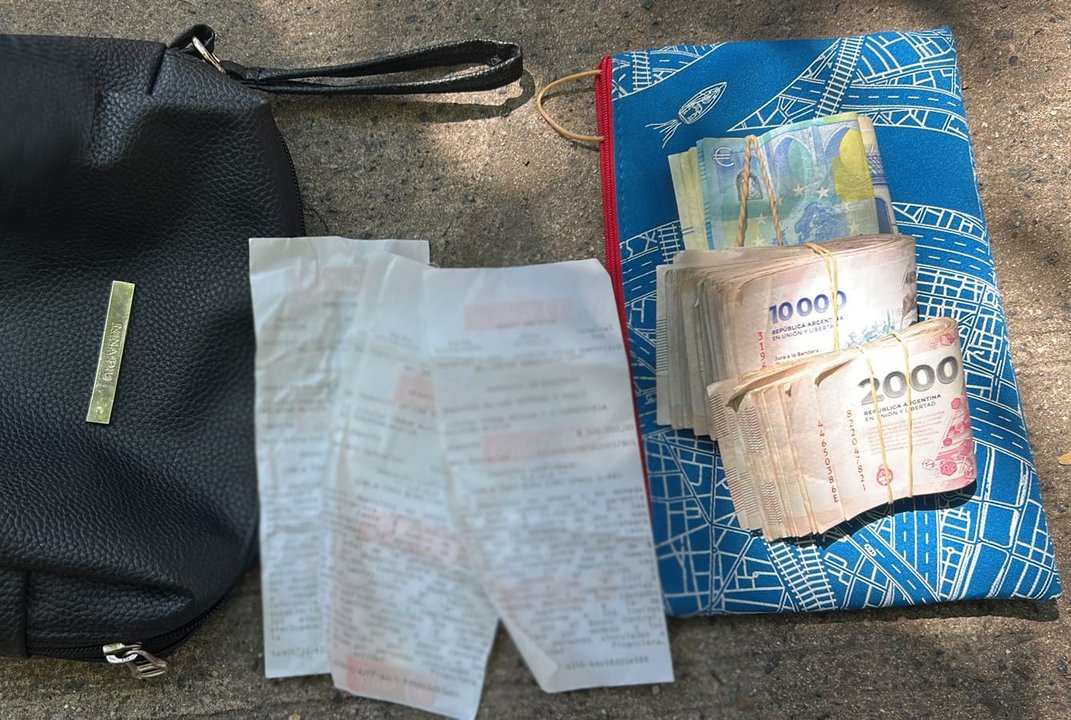 Patrullero policial en operativo en la Ciudad de Buenos Aires