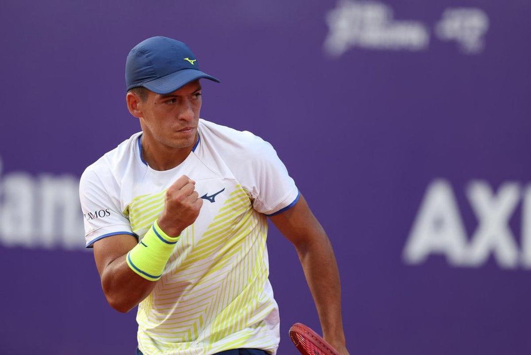 Sebastián Báez durante un partido en el circuito ATP