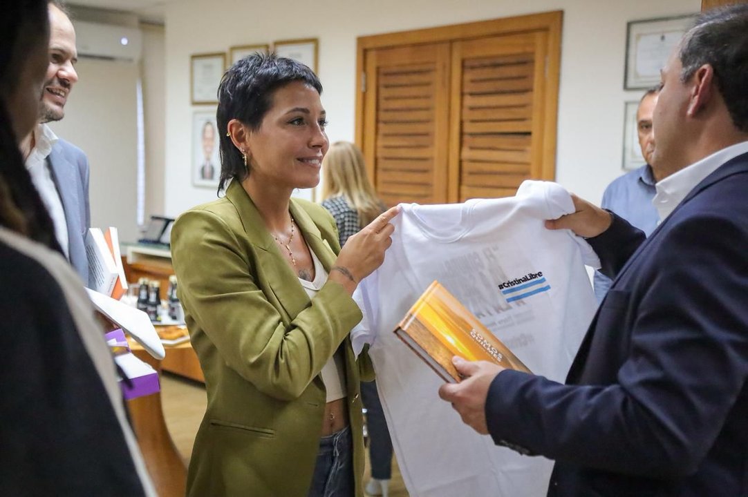 Mayra Mendoza en encuentro de Mercociudades y CAF en Niteroi, Brasil