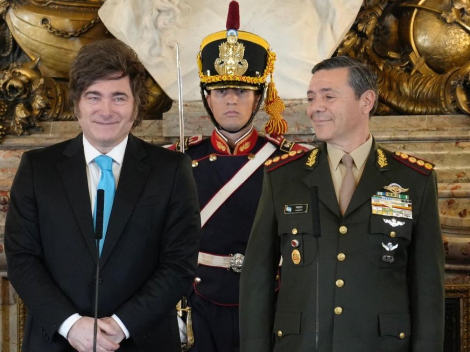 Vehículos y equipos militares dados de baja por el Estado argentino
