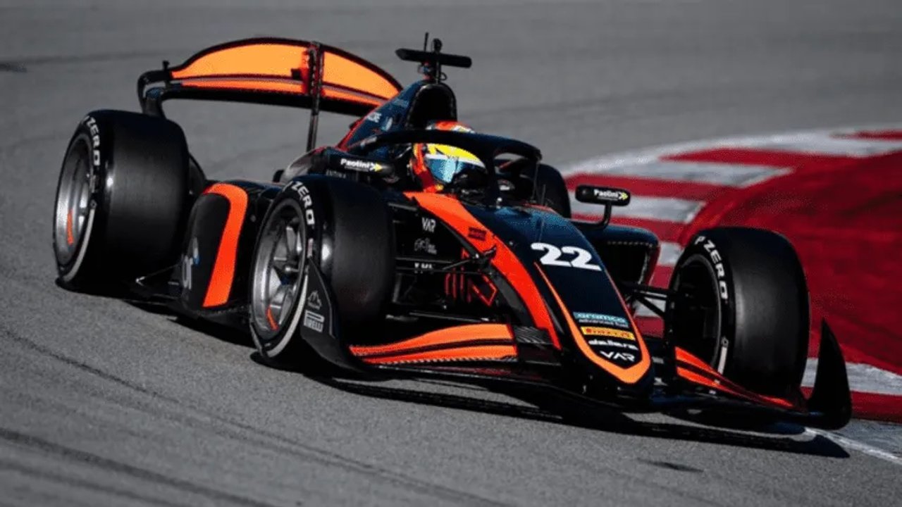 Nicolás Varrone en la Fórmula 2 en el circuito de Albert Park, Melbourne