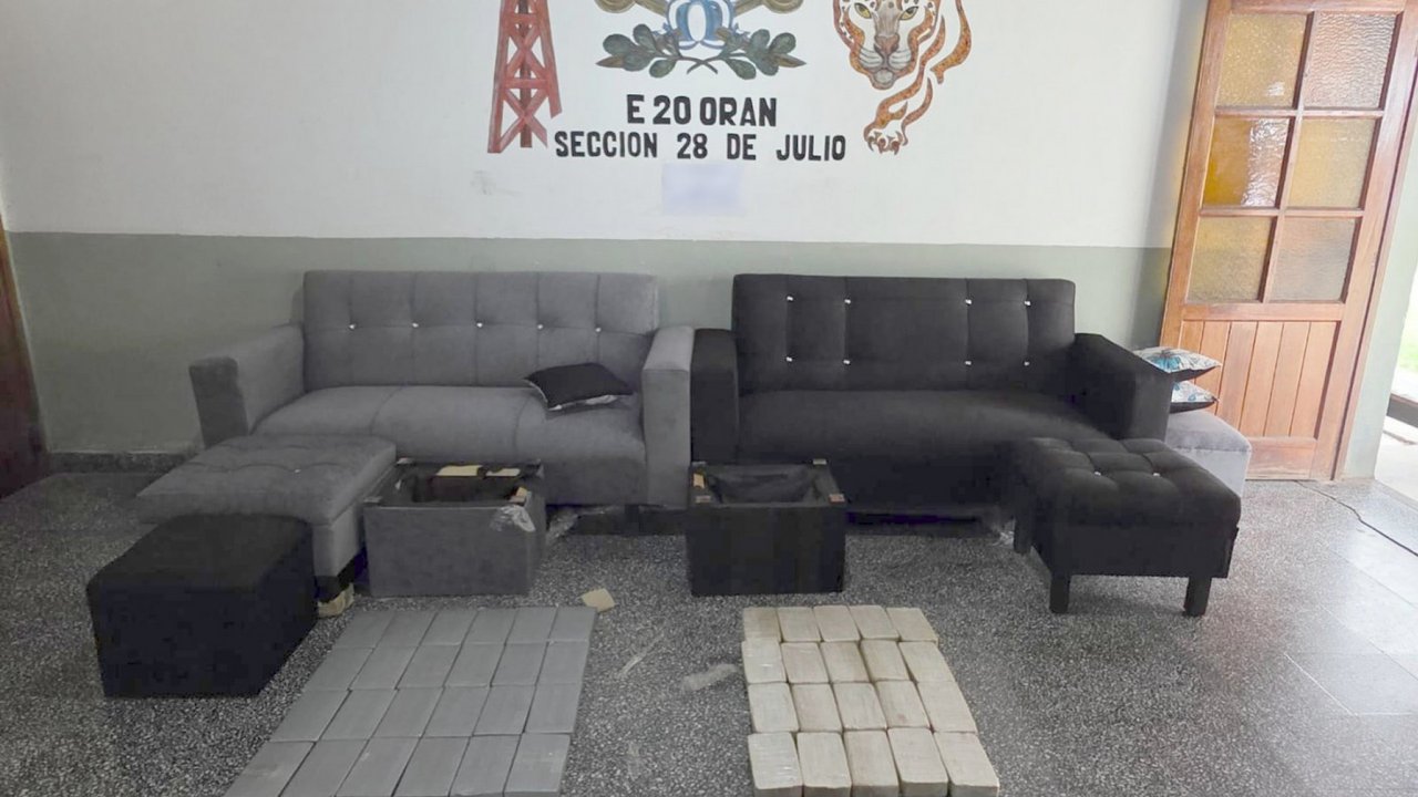 Operativo de Gendarmería en Salta con sillones usados para trasladar cocaína