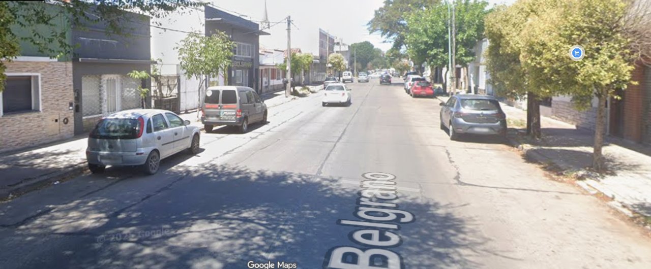 Patrullero policial en la vía pública en Mar del Plata