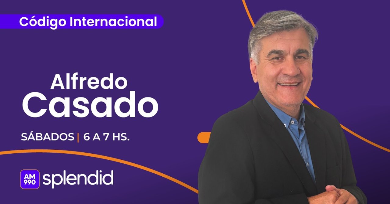 Conducción de Alfredo Casado en el programa Código internacional por Radio Splendid
