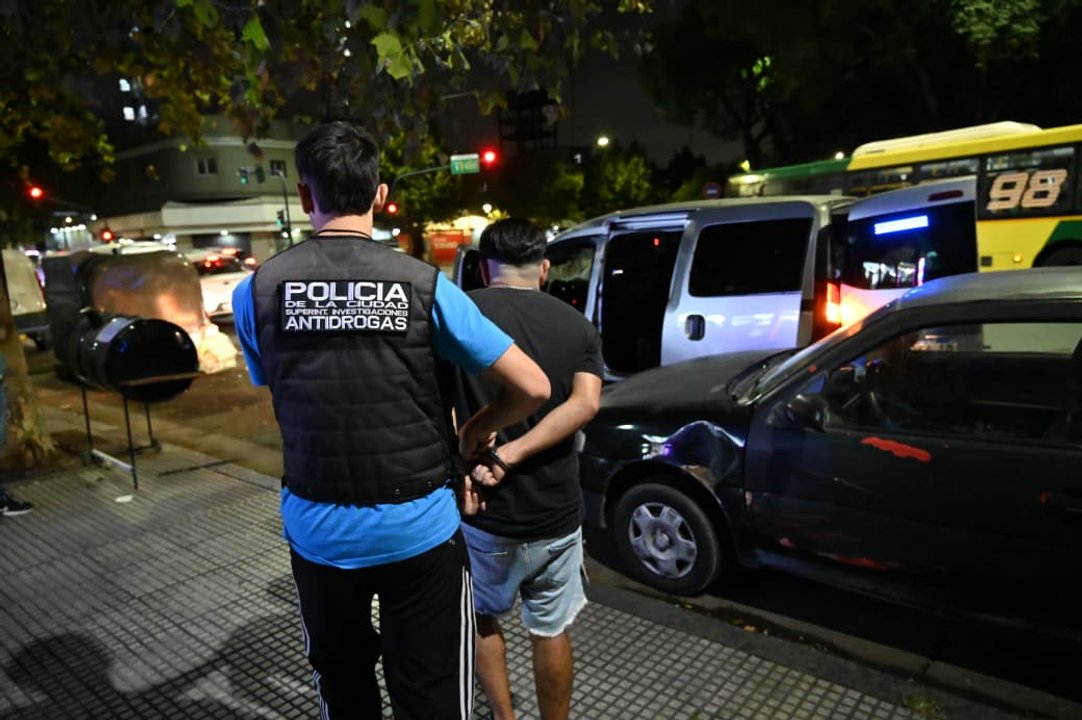Operativo policial de saturación en el barrio de Balvanera
