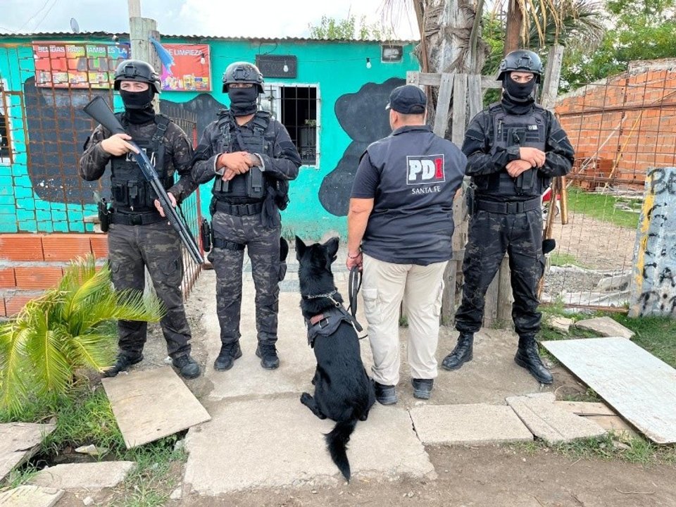 Operativo antinarco en Rosario con secuestro de droga y dinero