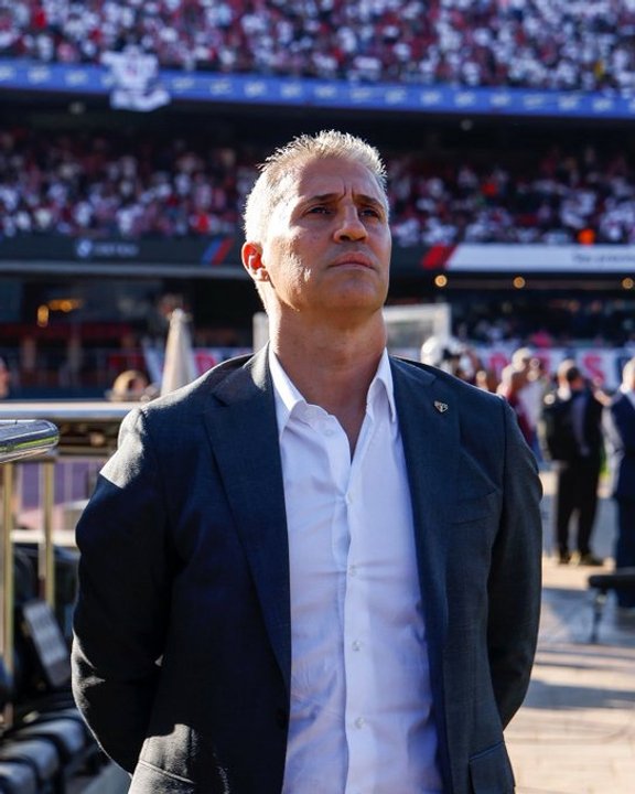 Hernán Crespo durante su etapa como entrenador de San Pablo