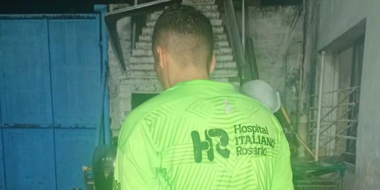 Fachada de una barbería en Rosario, donde ocurrió el crimen del bebé de 15 meses