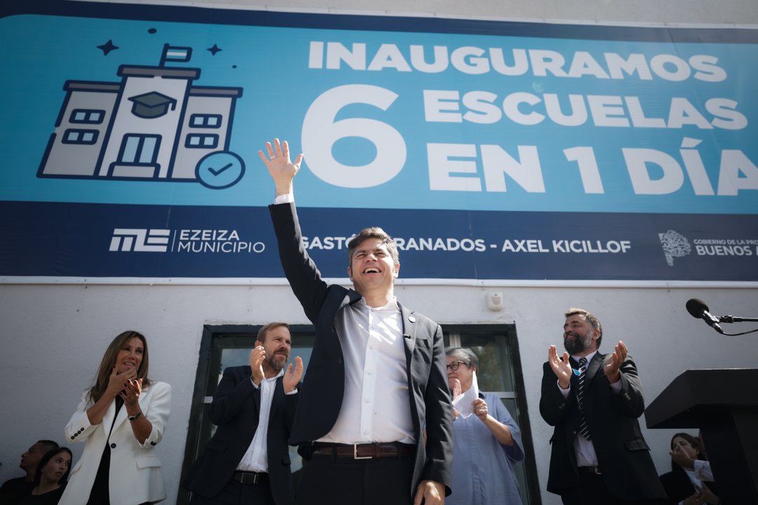 Axel Kicillof en la inauguración de nuevas escuelas en Ezeiza