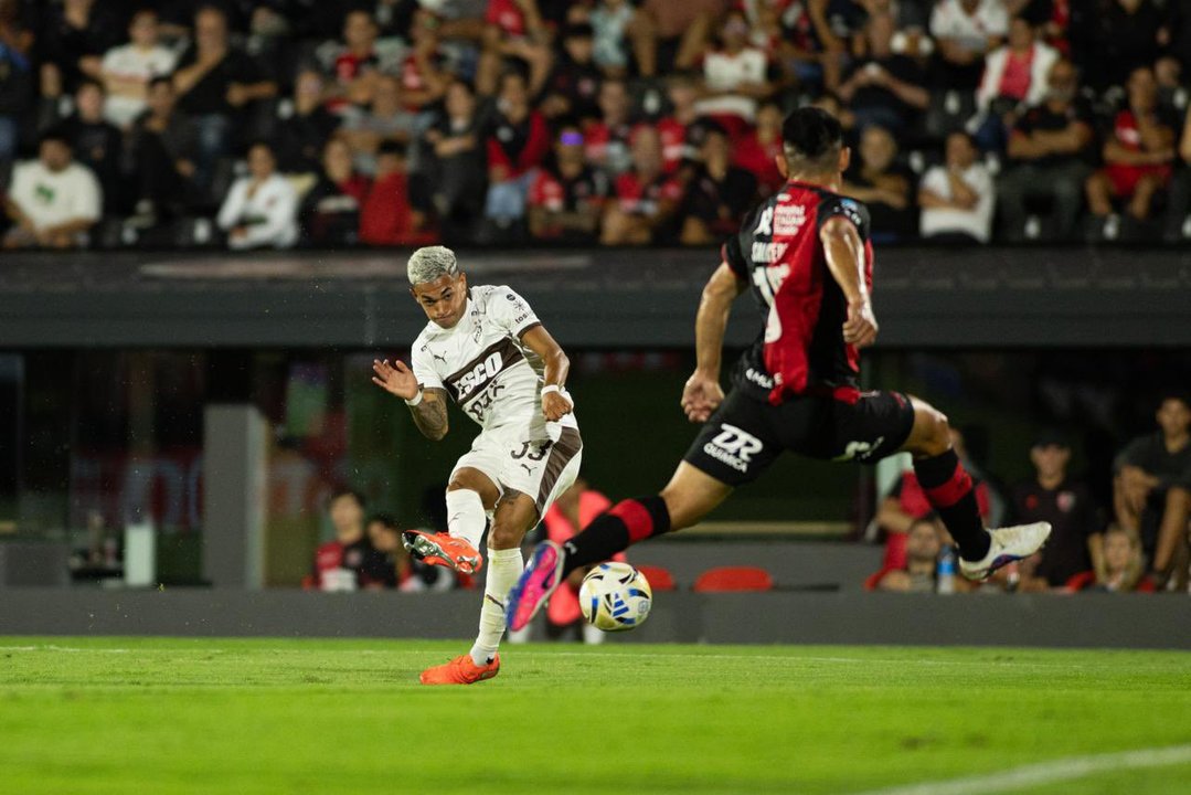 Platense y Newell's igualan en el estadio Marcelo Bielsa
