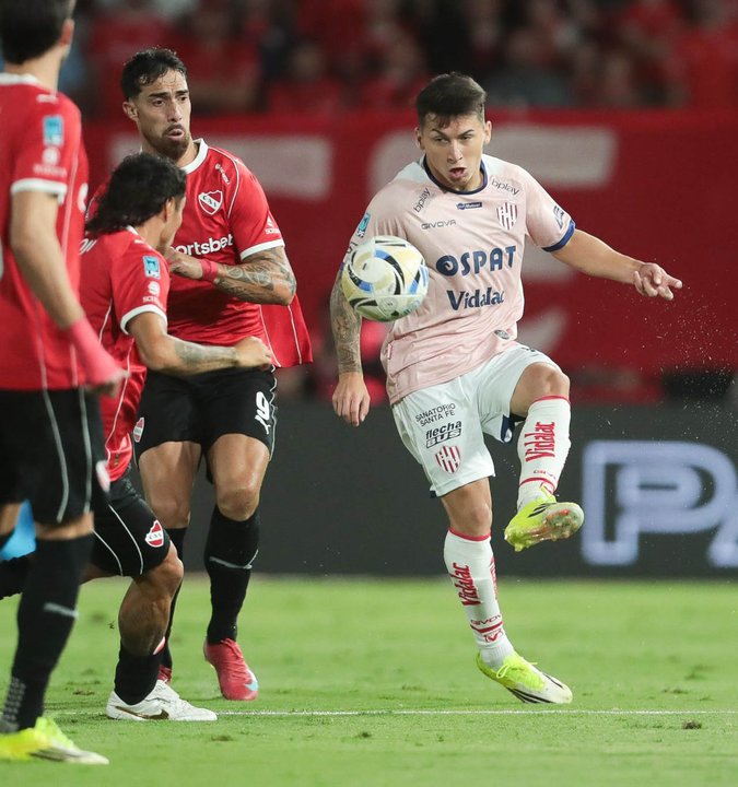 Independiente celebra el agónico empate ante Unión de Santa Fe