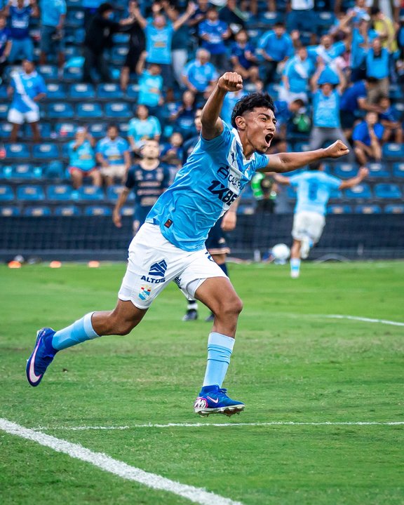 Sporting Cristal celebra la clasificación por penales ante Carabobo