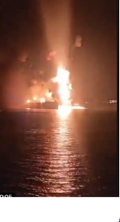 Buques petroleros en aguas del sur de Irak tras un ataque