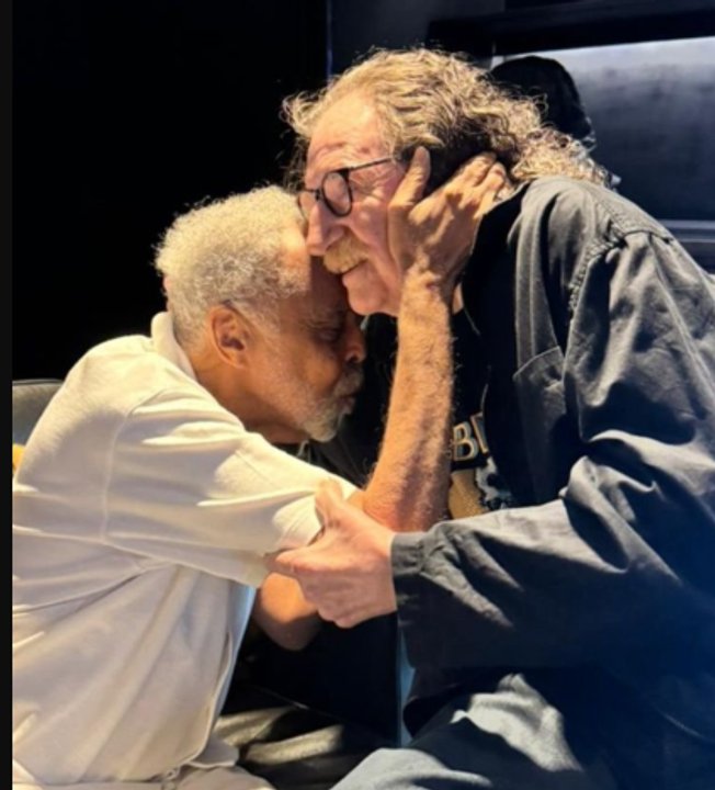 Charly García y Gilberto Gil se reúnen en el Movistar Arena