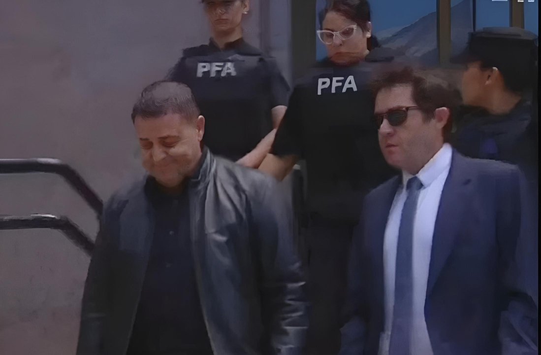 Matías Ferreyra junto a Pablo Toviggino en Comodoro Py