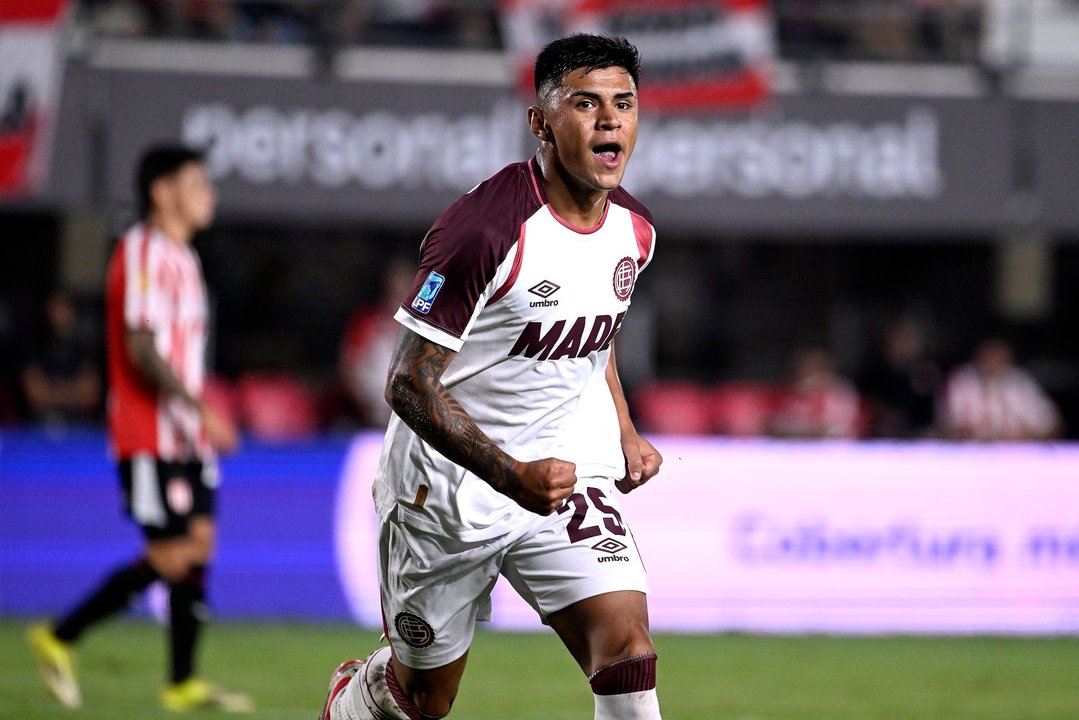 Lanús celebra su triunfo ante Estudiantes en el estadio UNO